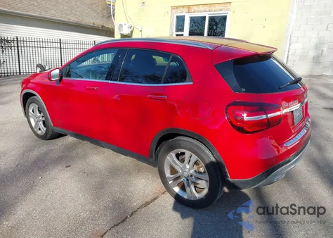 2020 Mercedes-Benz Gla 250 z USA, uszkodzony, nr VIN WDCTG4EB1LU028696